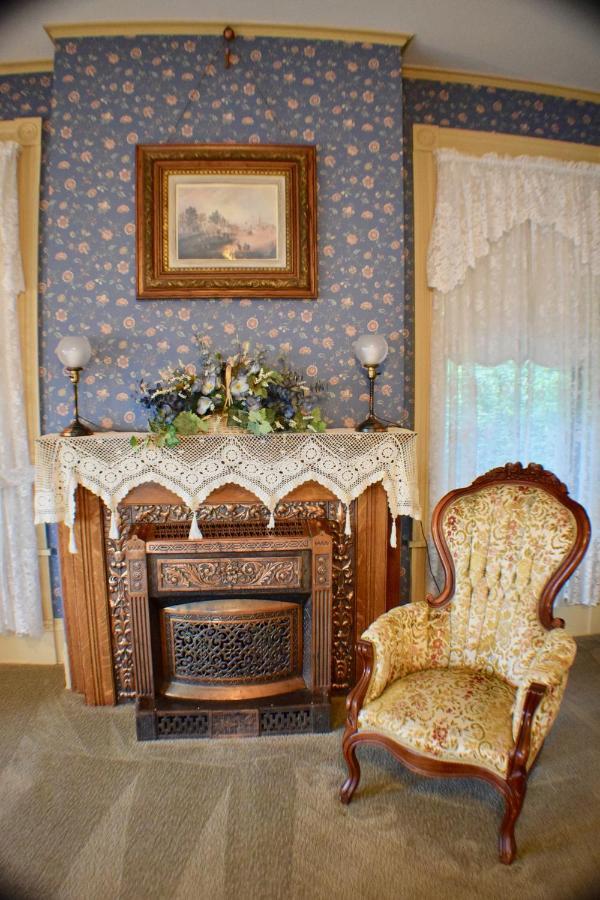 The Hancock House Bed & Breakfast Inn Dubuque Bagian luar foto