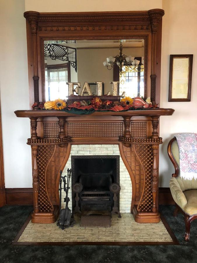 The Hancock House Bed & Breakfast Inn Dubuque Bagian luar foto