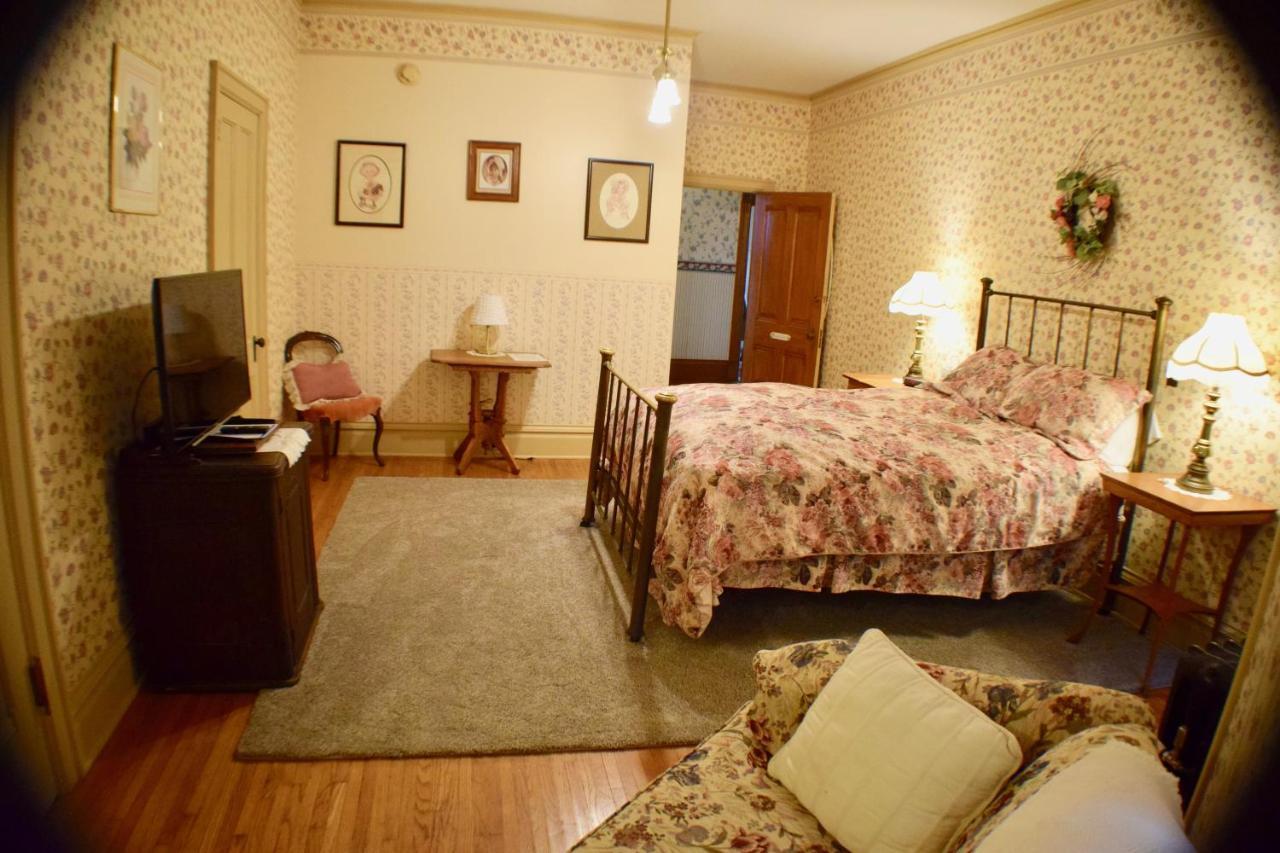 The Hancock House Bed & Breakfast Inn Dubuque Bagian luar foto