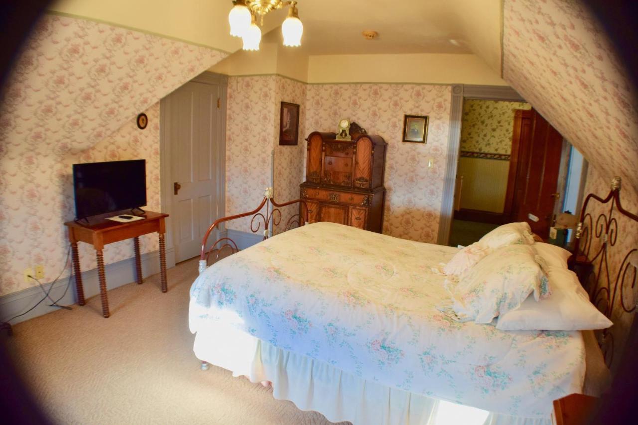 The Hancock House Bed & Breakfast Inn Dubuque Bagian luar foto