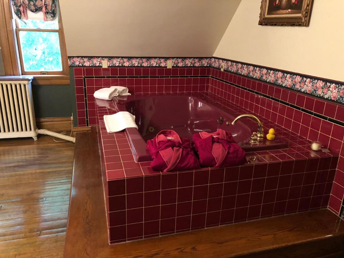 The Hancock House Bed & Breakfast Inn Dubuque Bagian luar foto