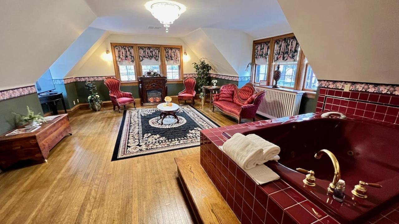 The Hancock House Bed & Breakfast Inn Dubuque Bagian luar foto