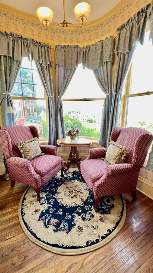 The Hancock House Bed & Breakfast Inn Dubuque Bagian luar foto