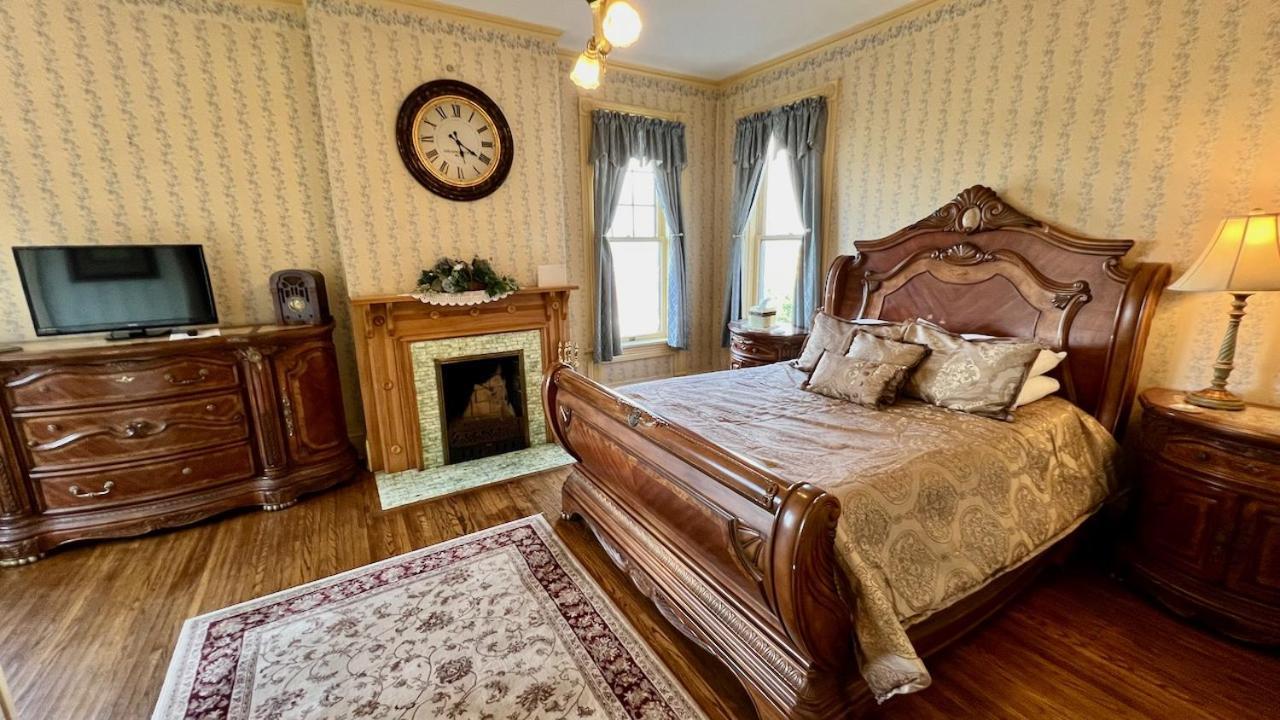 The Hancock House Bed & Breakfast Inn Dubuque Bagian luar foto