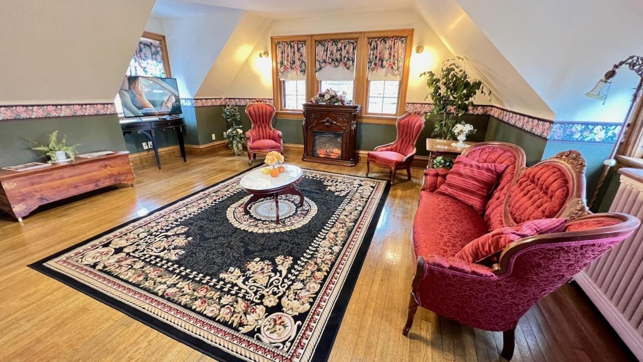 The Hancock House Bed & Breakfast Inn Dubuque Bagian luar foto