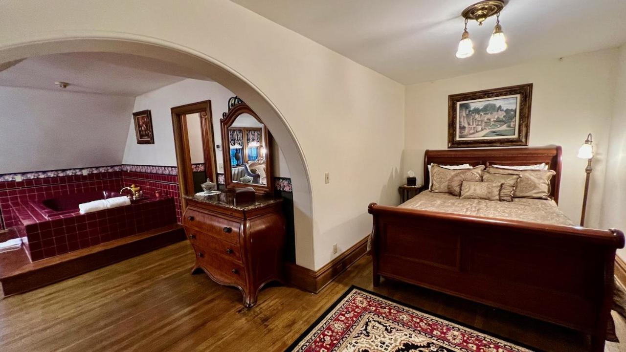 The Hancock House Bed & Breakfast Inn Dubuque Bagian luar foto