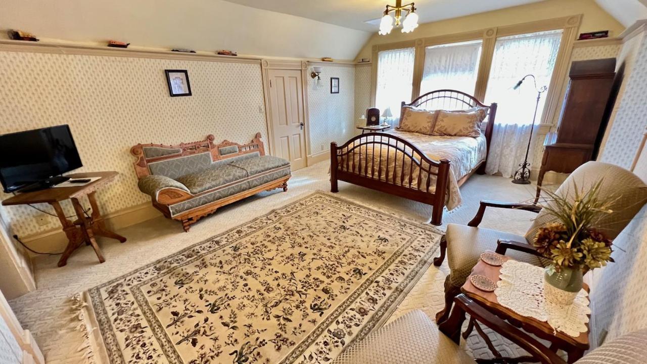 The Hancock House Bed & Breakfast Inn Dubuque Bagian luar foto